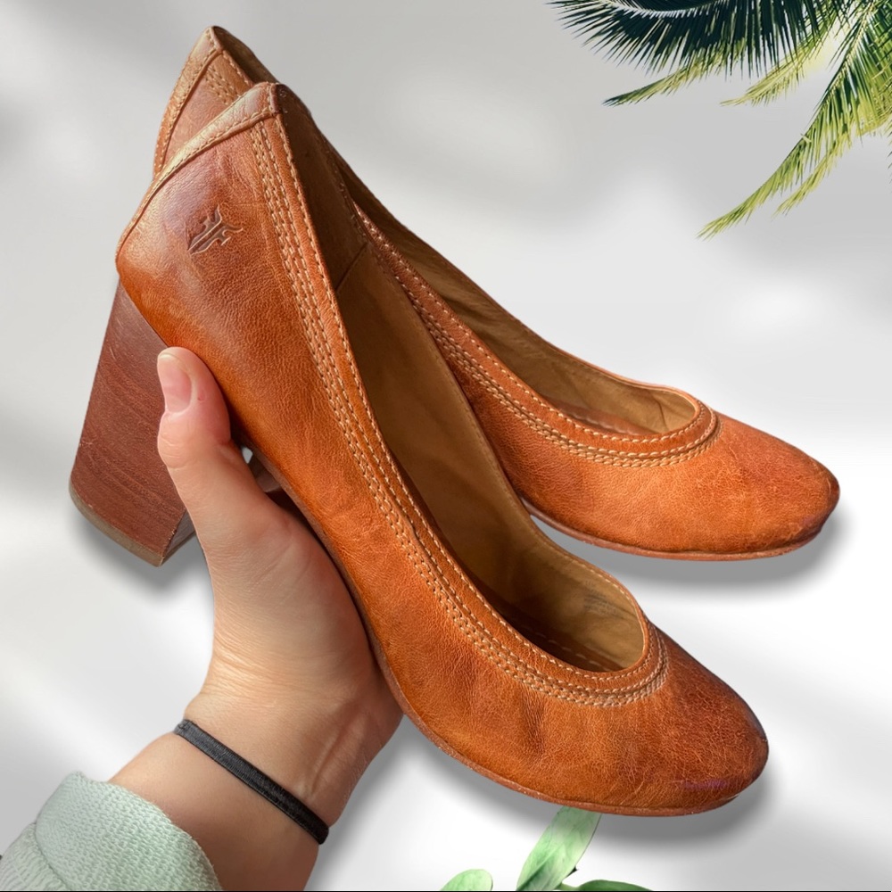 FRYE Carson Mid Chunky Block Heels